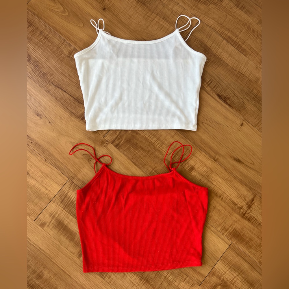 Red and white crop tops size medium